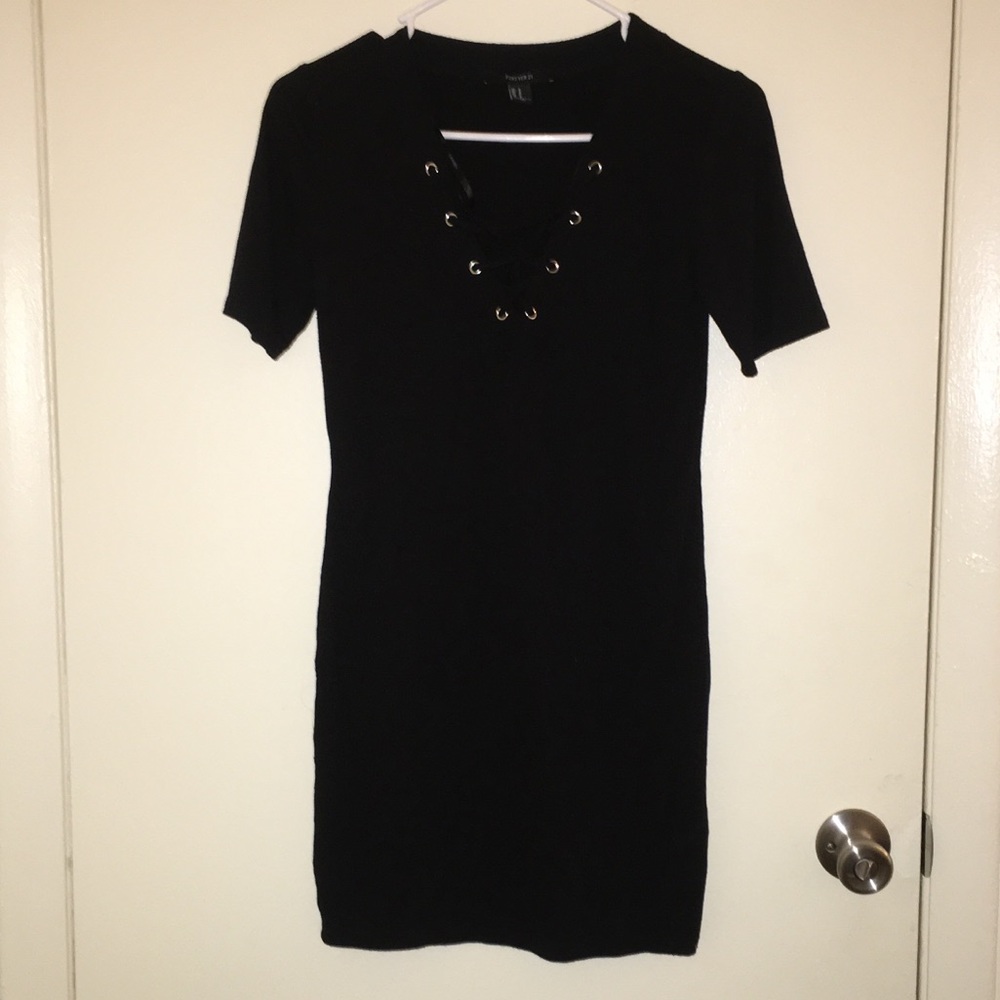 Black bodycon dress